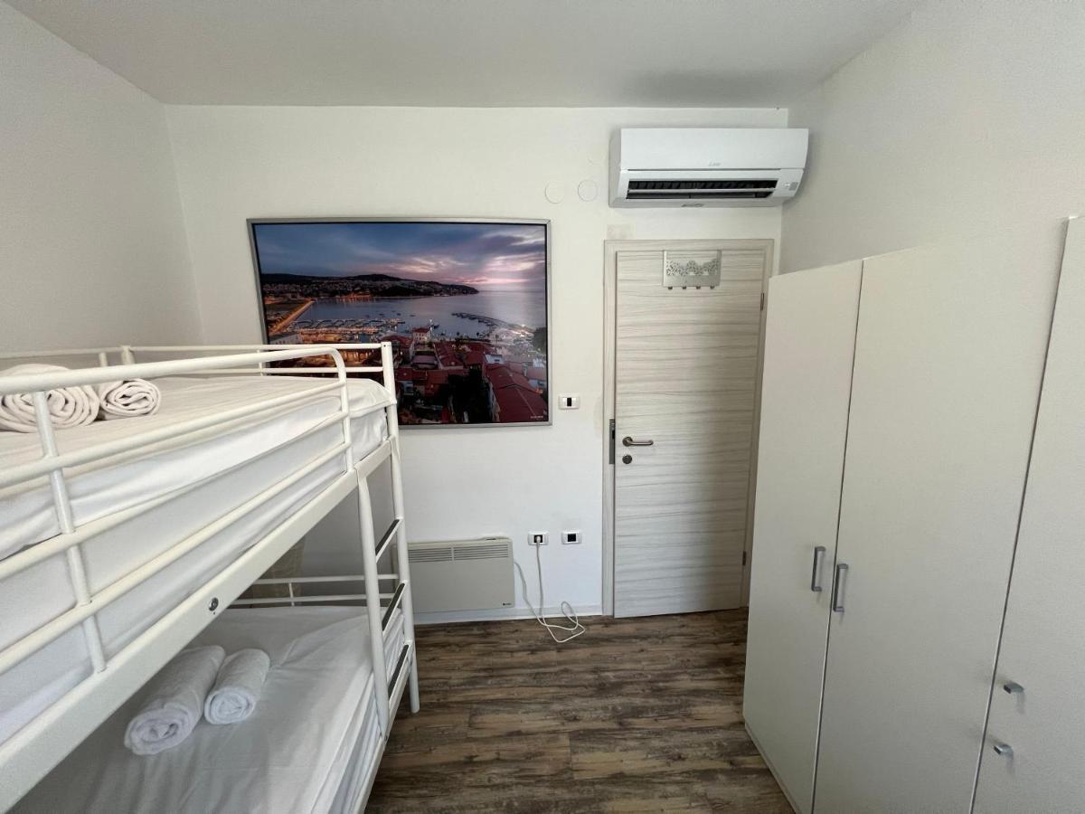 Old Court Koper Hostel Bagian luar foto