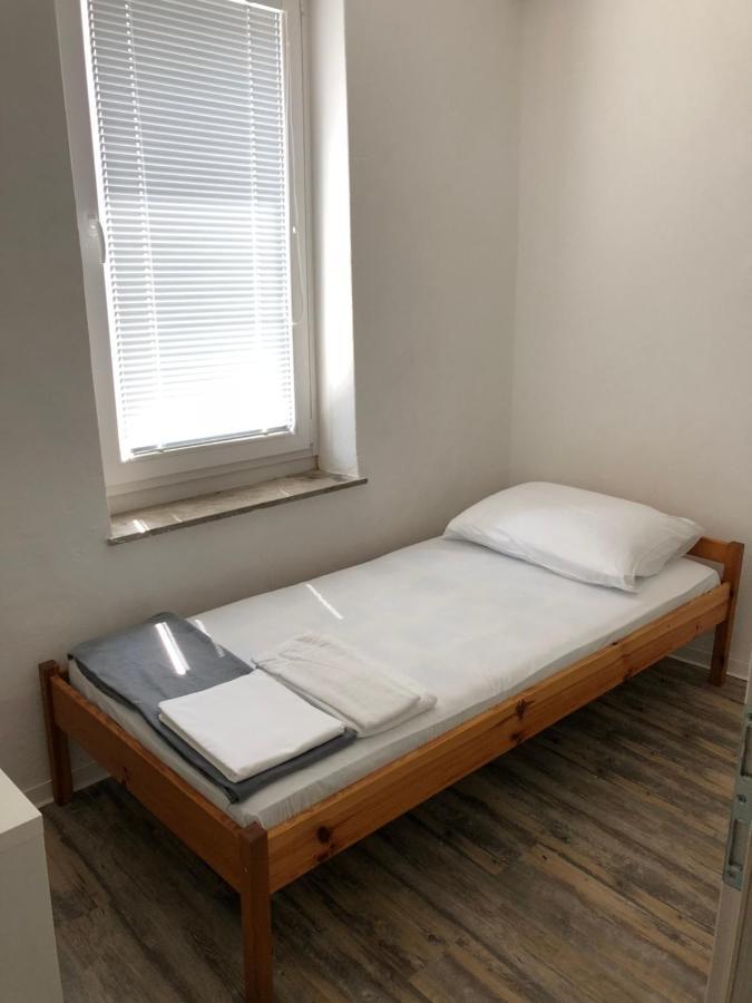 Old Court Koper Hostel Ruang foto