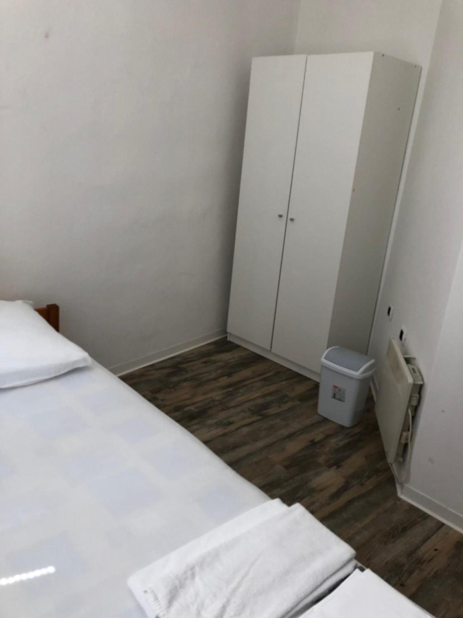 Old Court Koper Hostel Ruang foto
